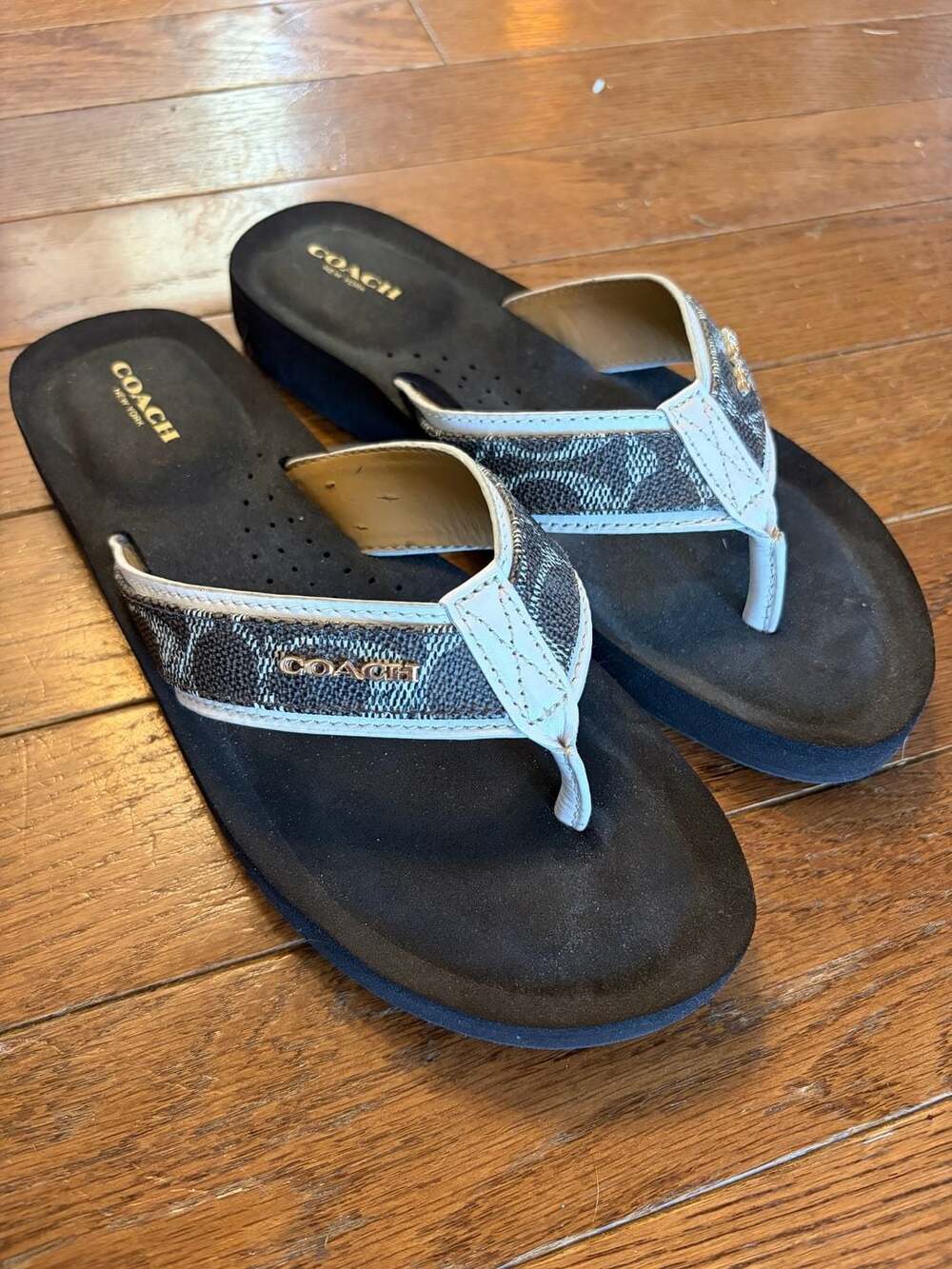 Coach Judy Flip Flops Size 5.5 Signature Canvas Sandals